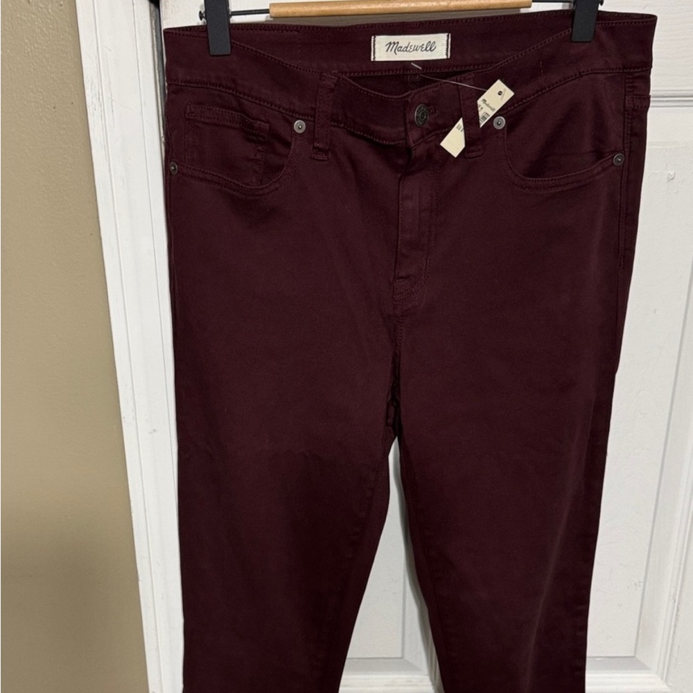 NWT Madewell 9" High Riser Skinny
Deep Burgundy Size 29
